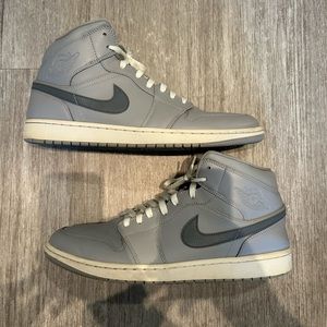 Jordan 1 Retro Mid